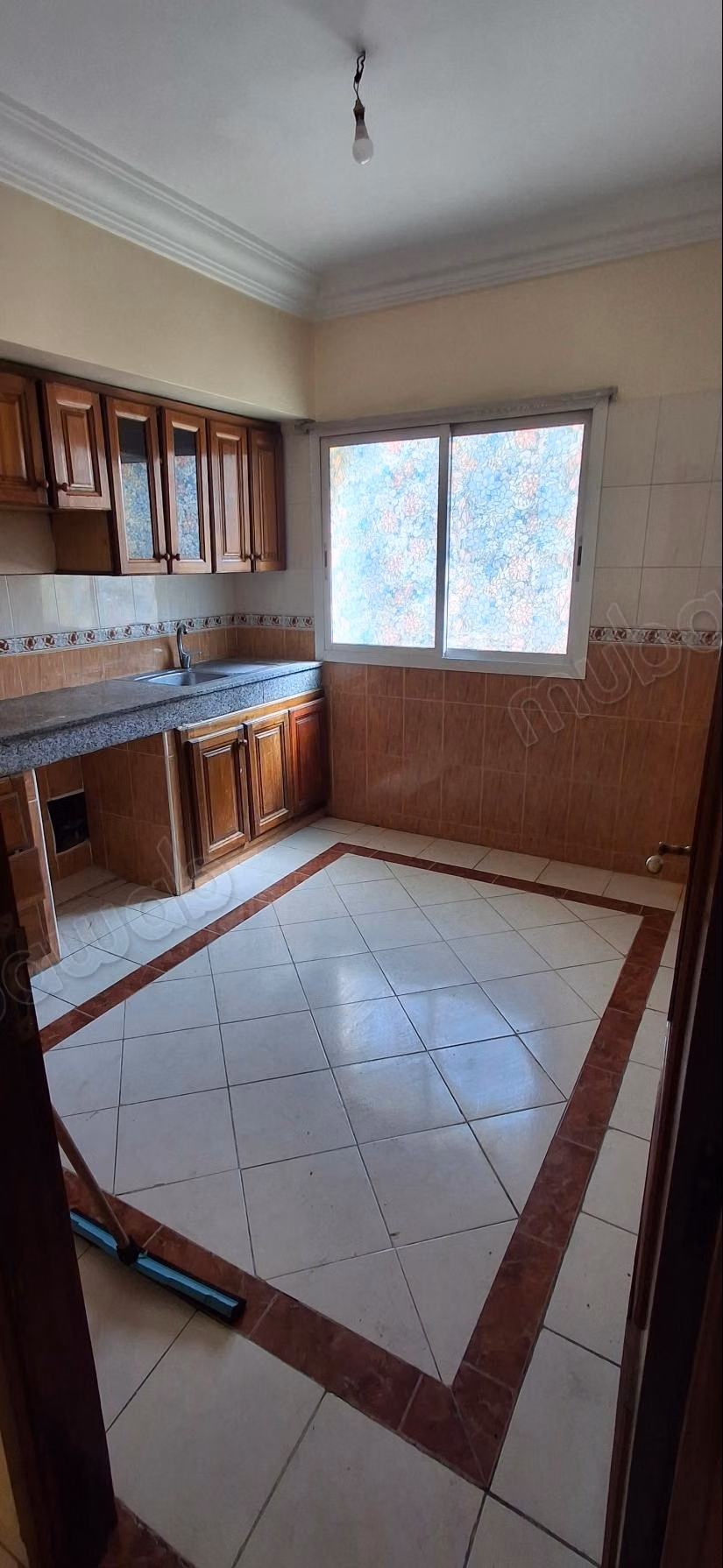 Location de maison à Belvédère. 4 excellentes chambres. Ascenseur disponible