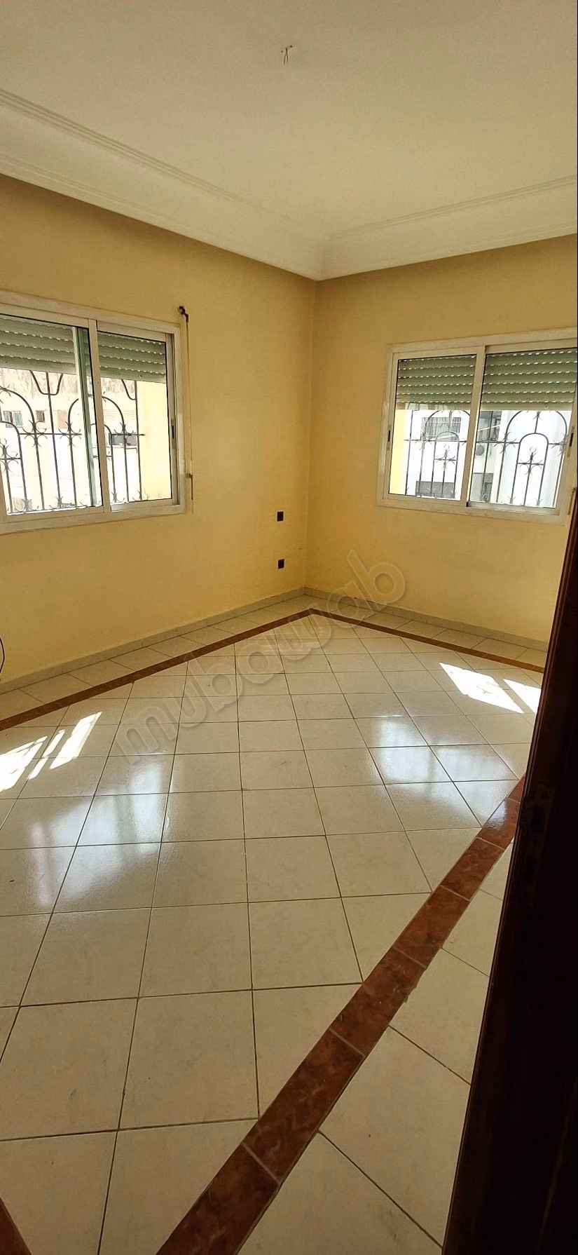 Location de maison à Belvédère. 4 excellentes chambres. Ascenseur disponible