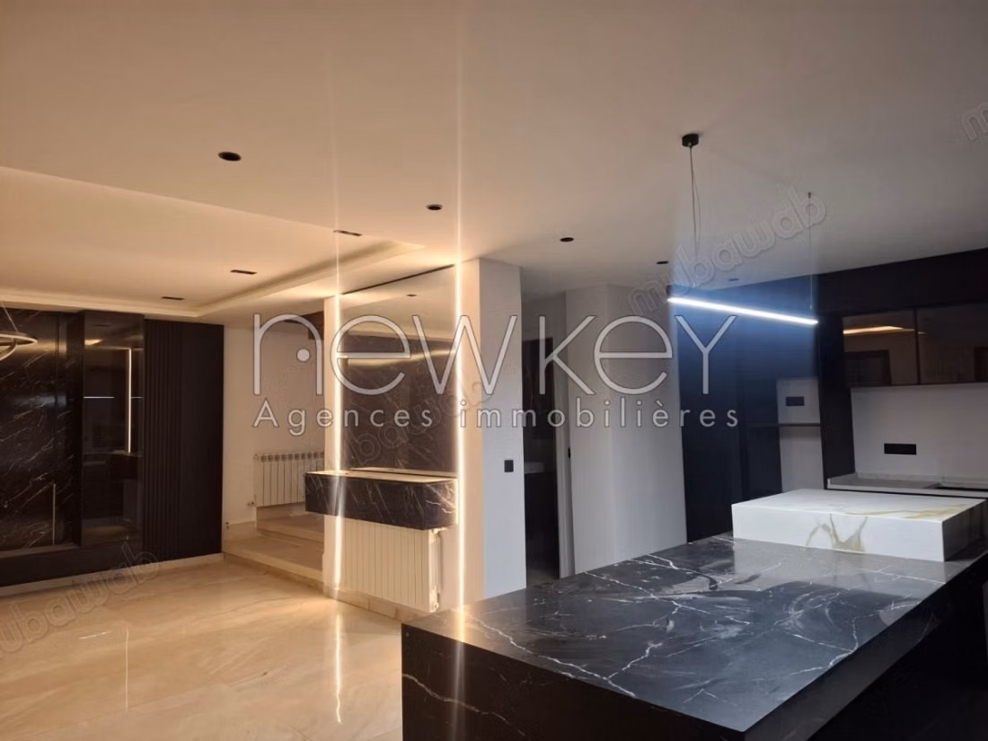 Charmante villa S2 avec piscine à La Soukra
