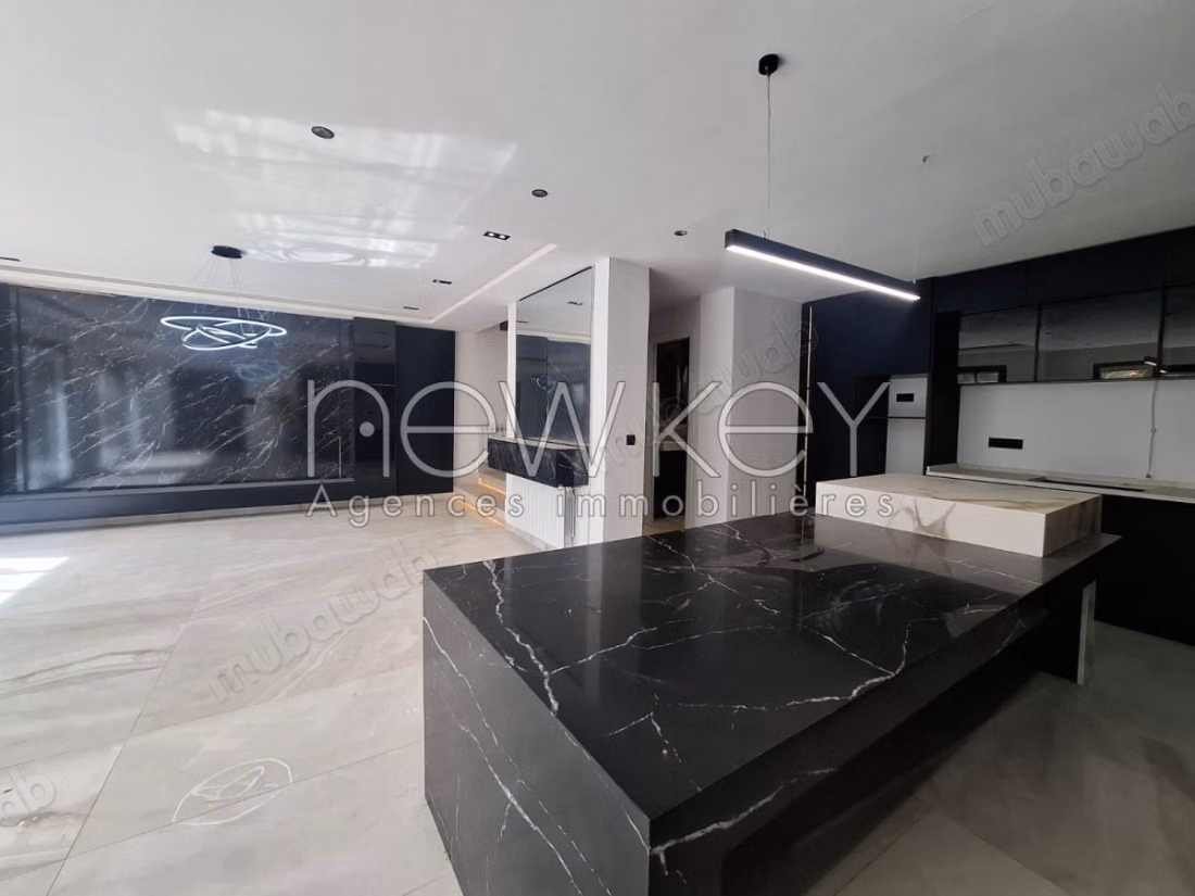 Charmante villa S2 avec piscine à La Soukra