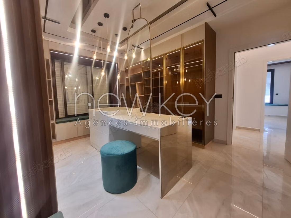 Charmante villa S2 avec piscine à La Soukra