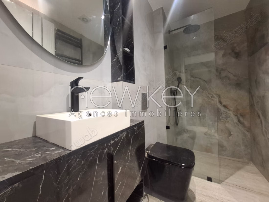 Charmante villa S2 avec piscine à La Soukra