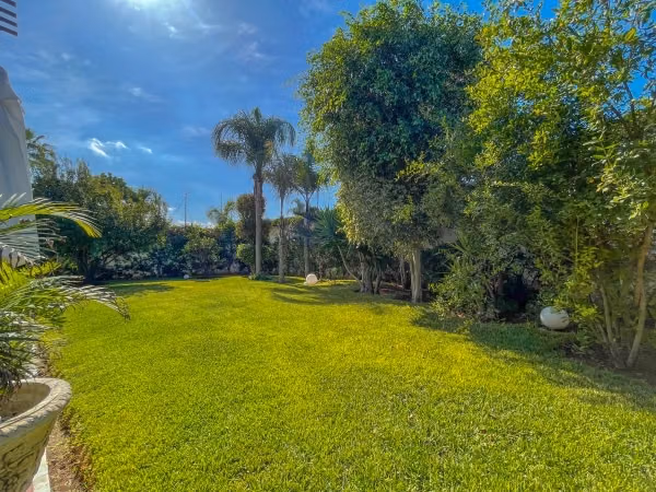 Alquiler de villa amueblada en California con piscina