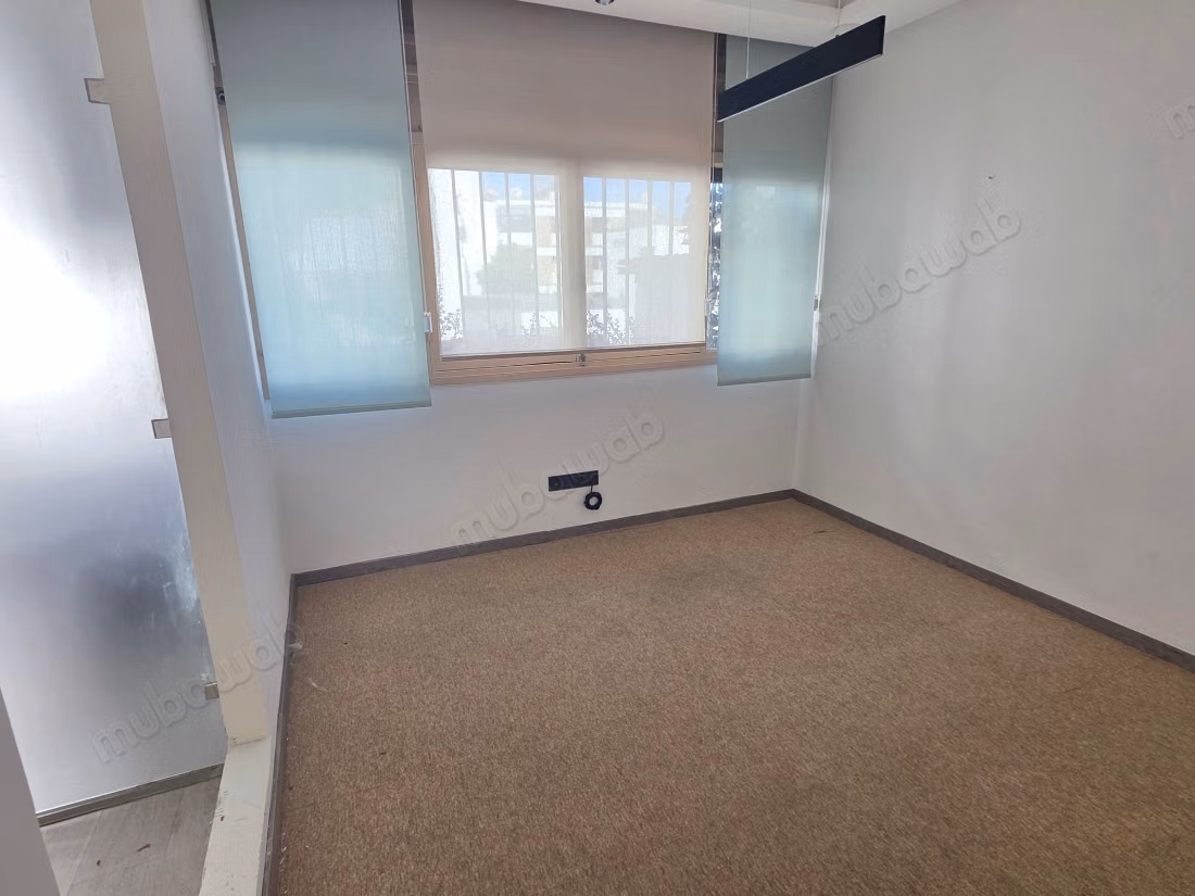 Appartement bureau au centre 
Hassan rabat