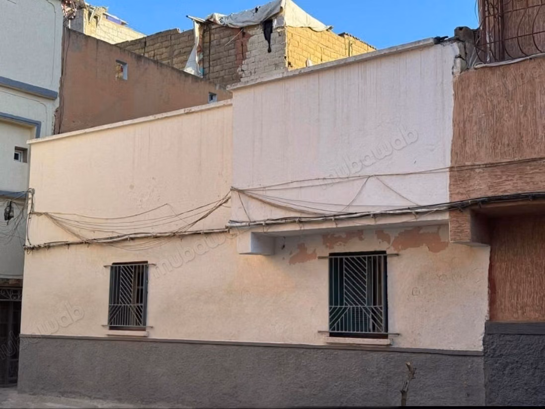 Superbe appartement à vendre à Darb Al-Hajar. 3 pièces confortables. Cuisine équipée