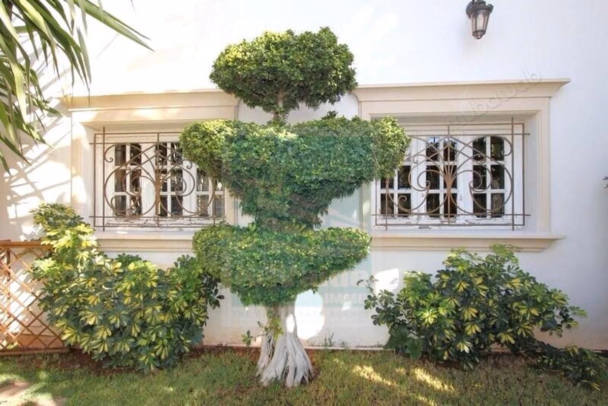 DL. 1044: Magnifique Villa à louer au CIL