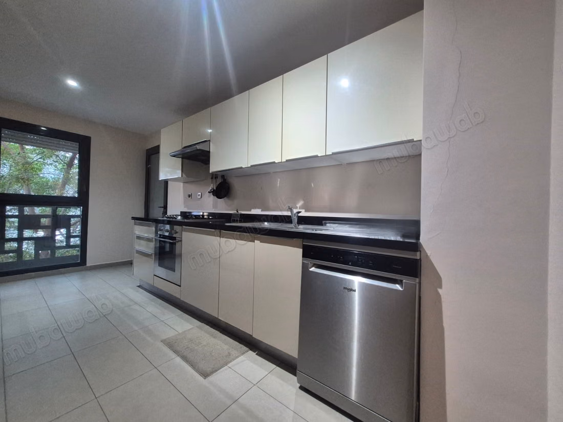 Appartement meublé de 127 m² à louer 
CFC