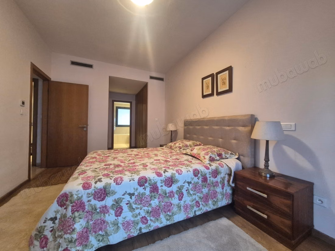 Appartement meublé de 127 m² à louer 
CFC