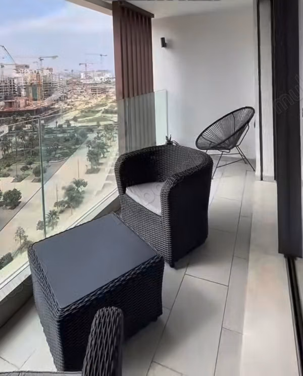 Appartement à louer à Casablanca Finance City. 
Surface totale 220 m². 
Bien meublé