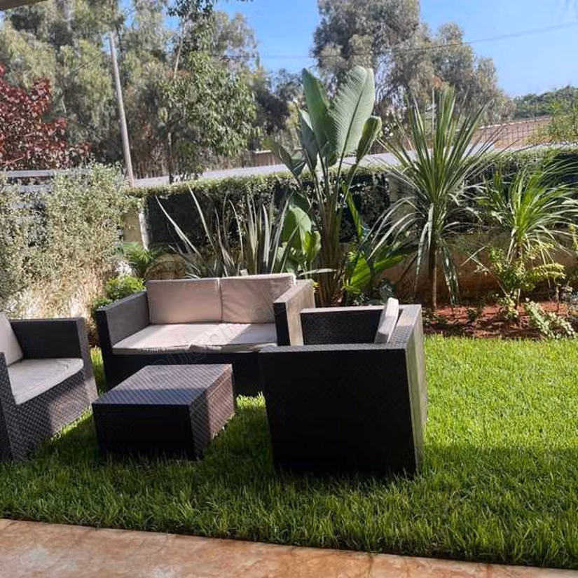 Appartement à Louer de 210.0 m² à Casablanca, Ain Diab Extension 2