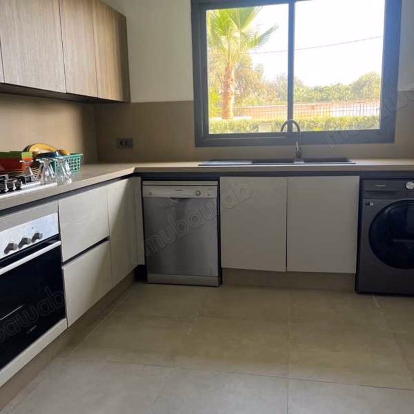Appartement à Louer de 210.0 m² à Casablanca, Ain Diab Extension 2