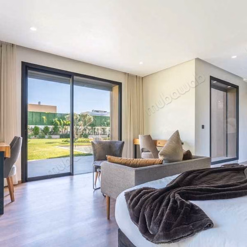 Villa à Vendre de 2050.0 m² à Marrakech, Route De L'Ourika 
Tassoultante