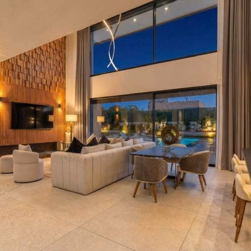 Villa à Vendre de 2050.0 m² à Marrakech, Route De L'Ourika 
Tassoultante