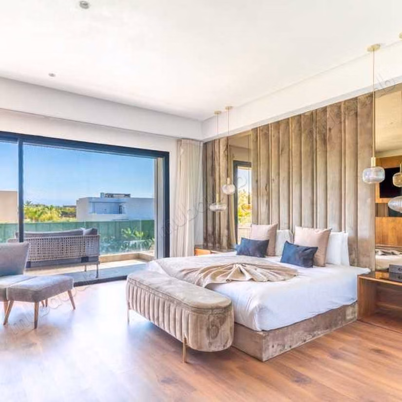 Villa à Vendre de 2050.0 m² à Marrakech, Route De L'Ourika 
Tassoultante