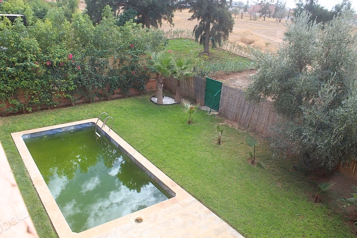 Villa à Louer dans un domaine proche de la ville