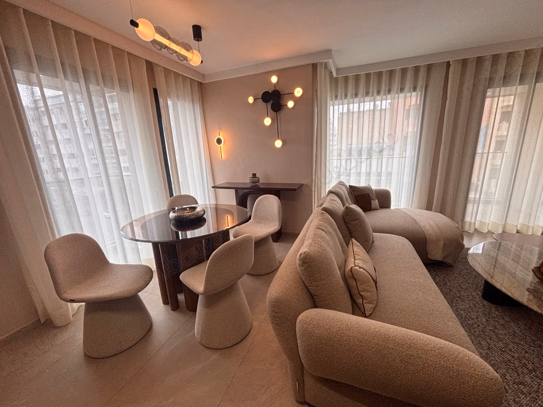 Appartement à louer à Les Hôpitaux. Dimension 38 m². Espaces de stationnement et terrasse