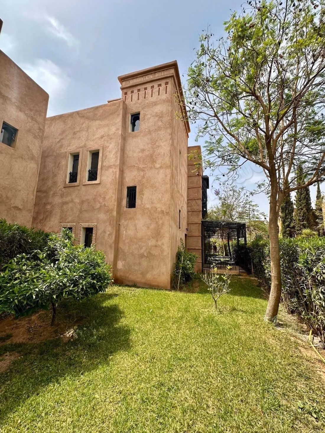 Villa riad à loué longue durée 
route de fes