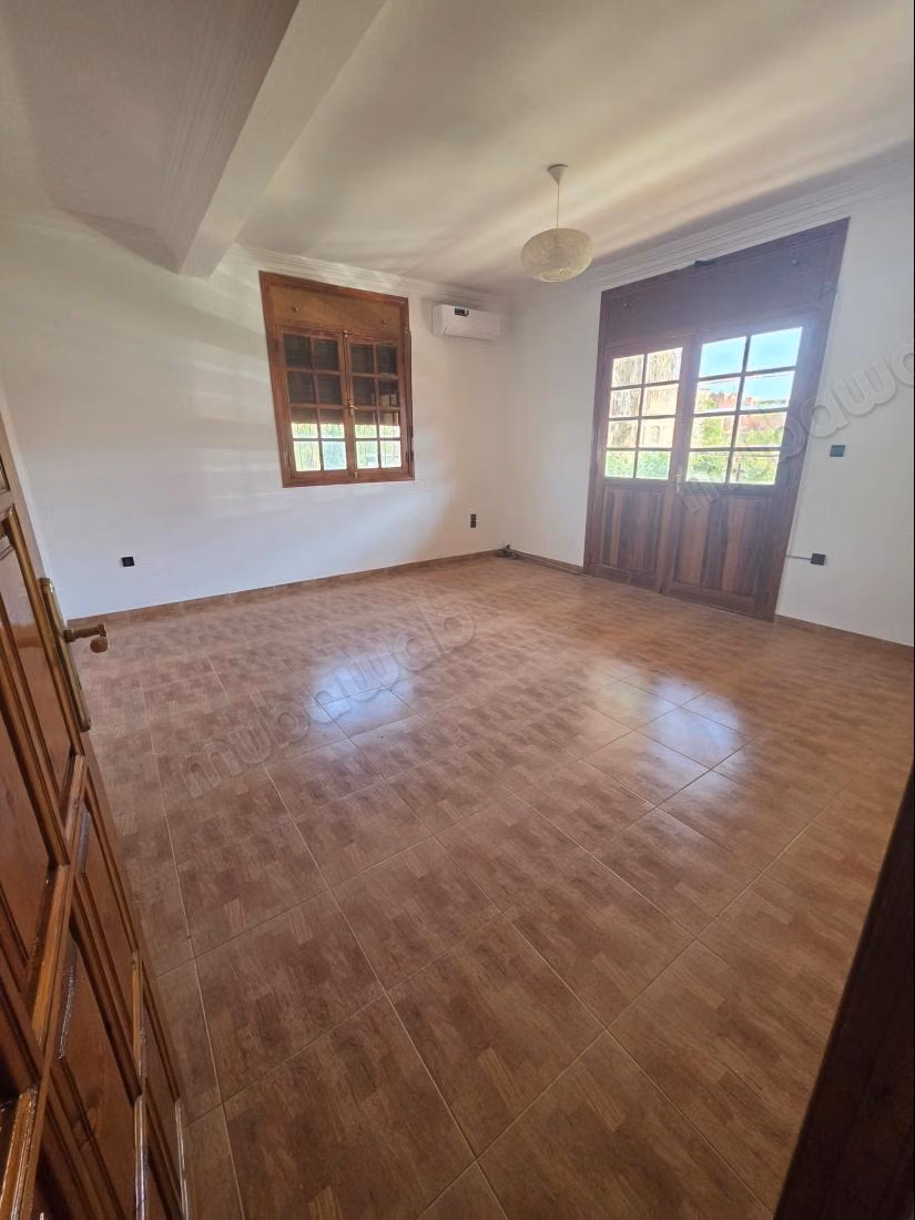 Charmante villa avec piscine à louer à Targa