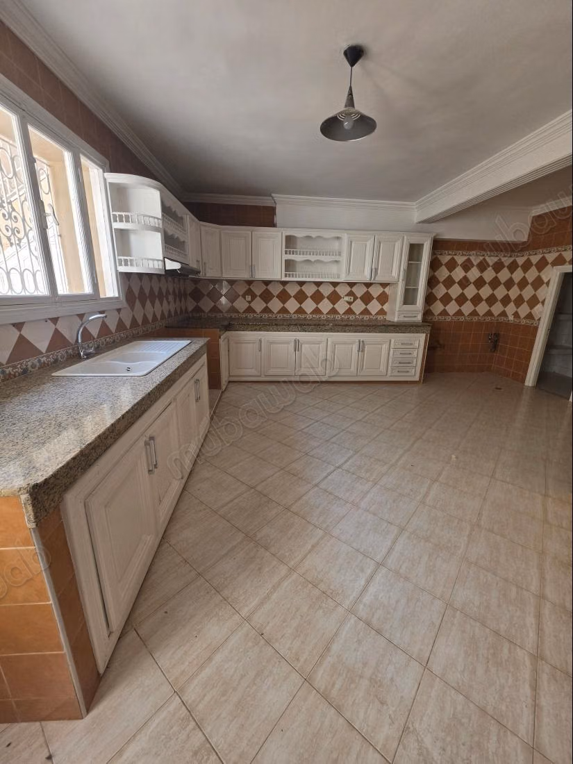 Charmante villa avec piscine à louer à Targa