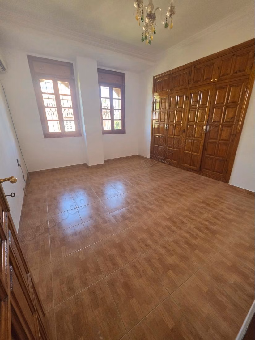 Charmante villa avec piscine à louer à Targa