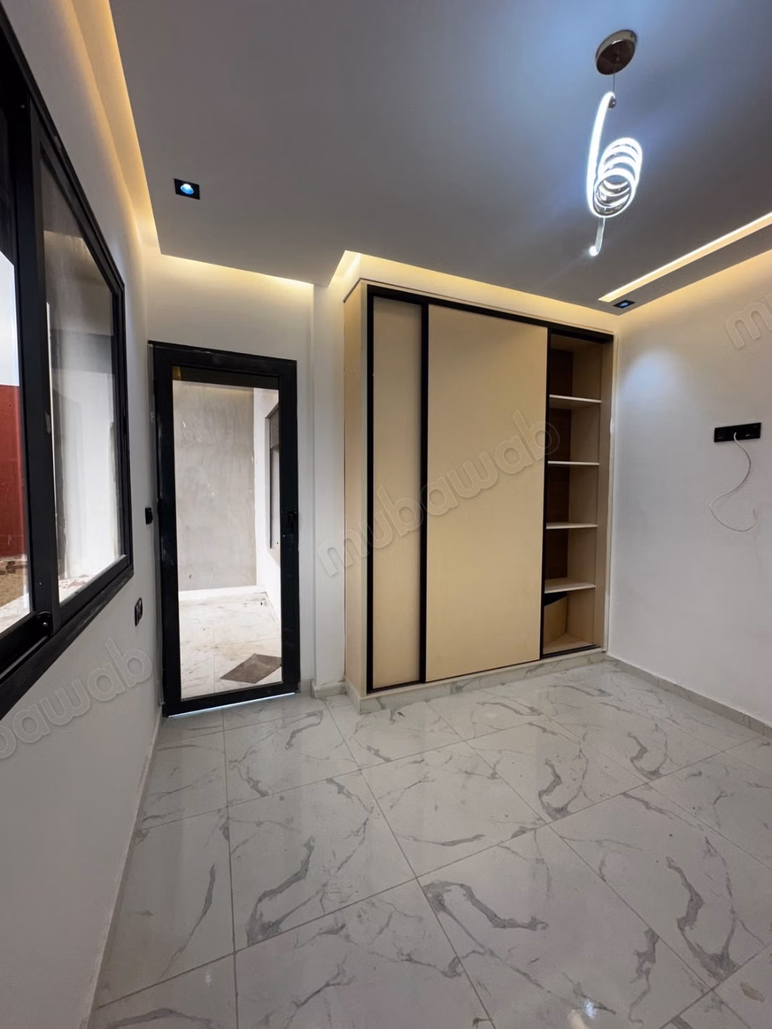 Bel appartement à vendre à alliance Mehdia.
Superficie 100 m².
Cuisine équipée