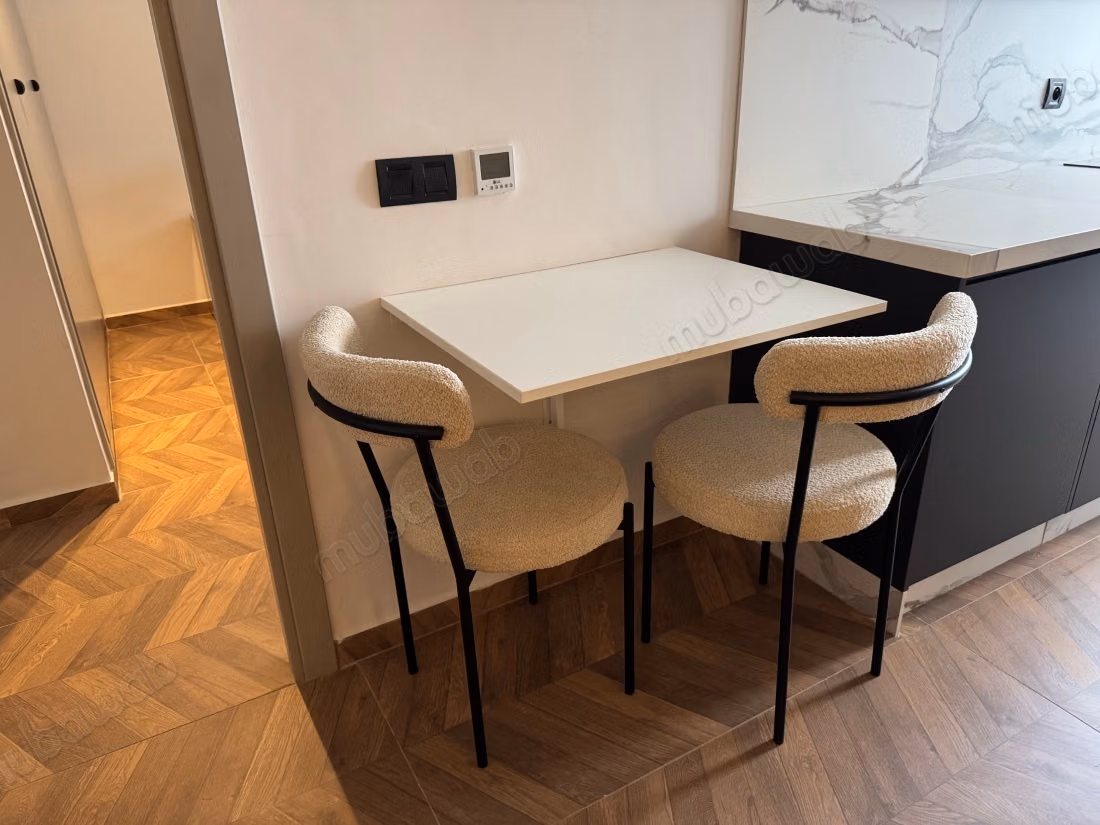 Superbe appartement à louer à El Manar 
El Hank. 1 belle chambre