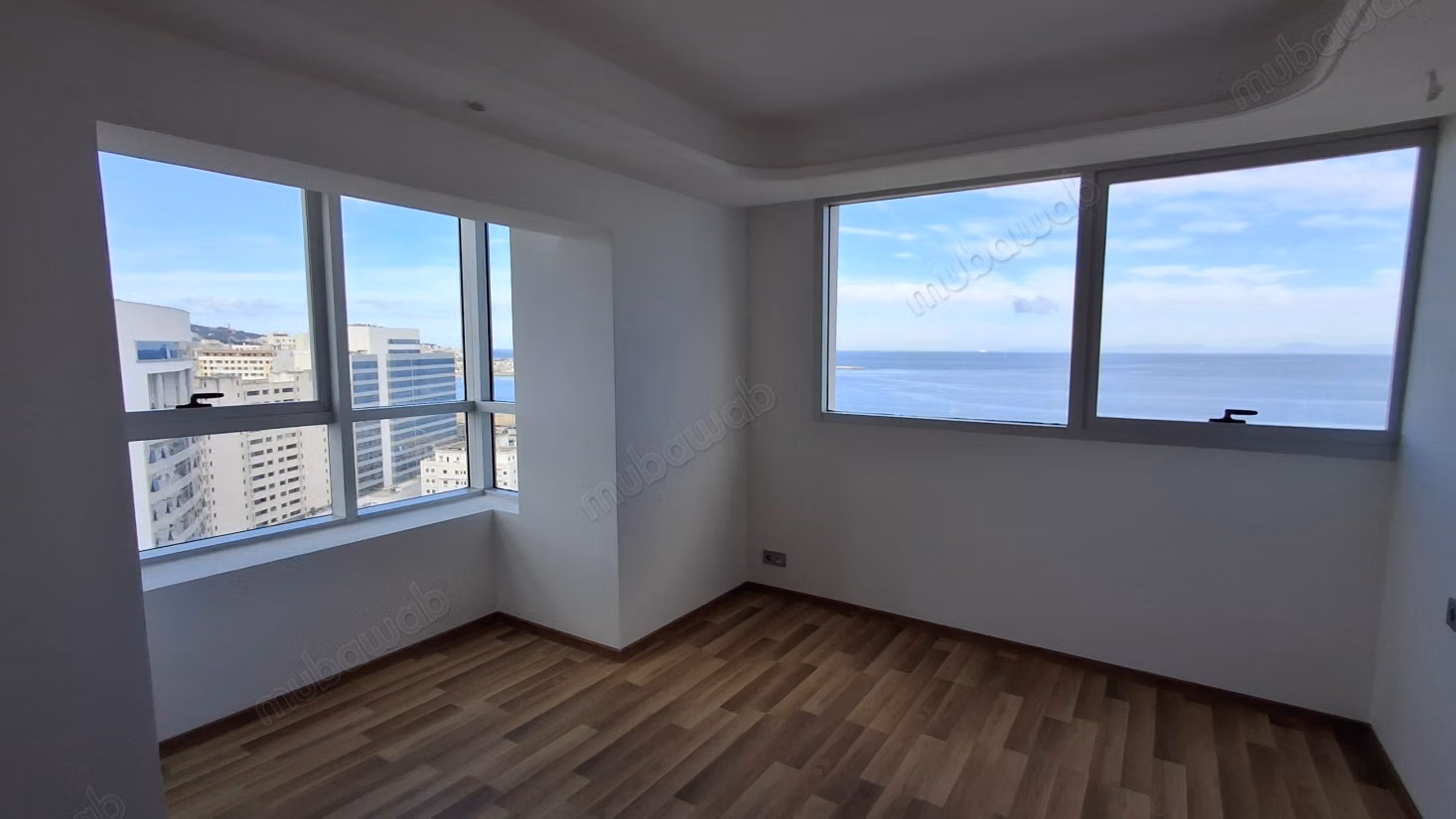 Appartement vue mer à vendre à City Center 
Malabat