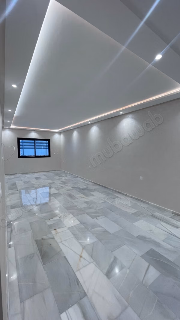 Affitta questo appartamento a Moujahidine. Superficie totale 119 m². Portiere