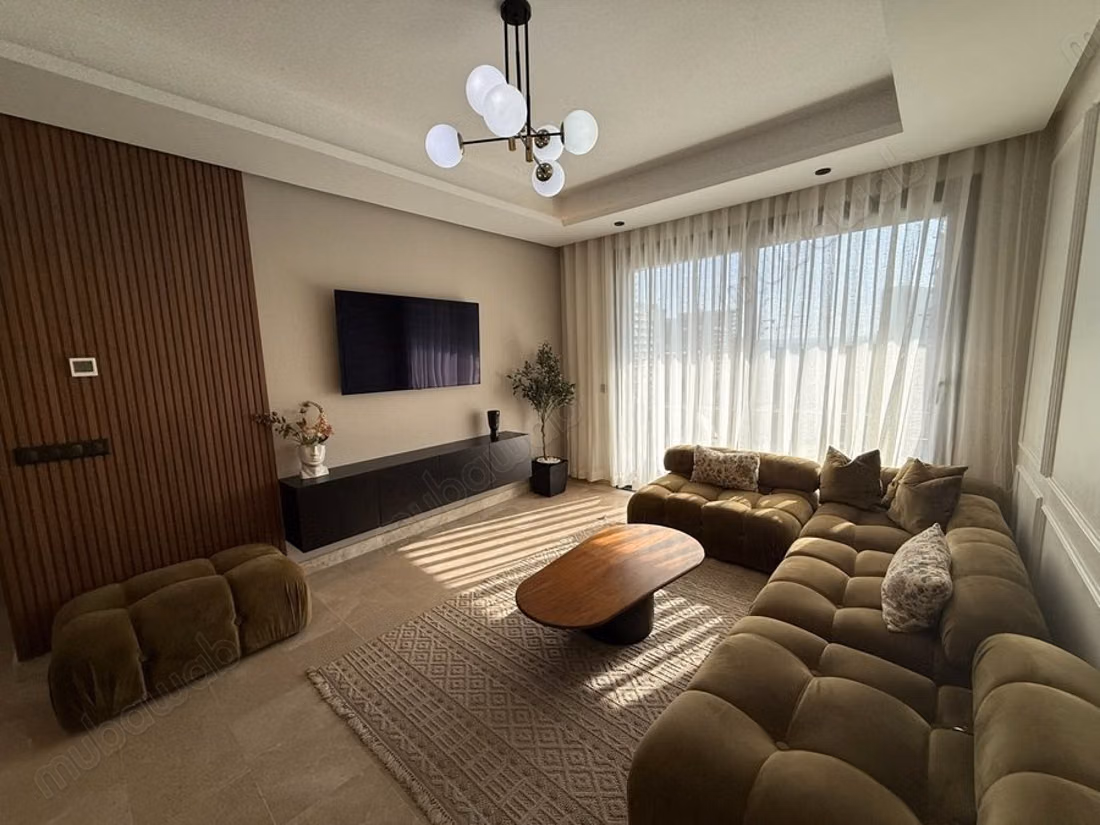 Studio arredato di prestigio a CFC
