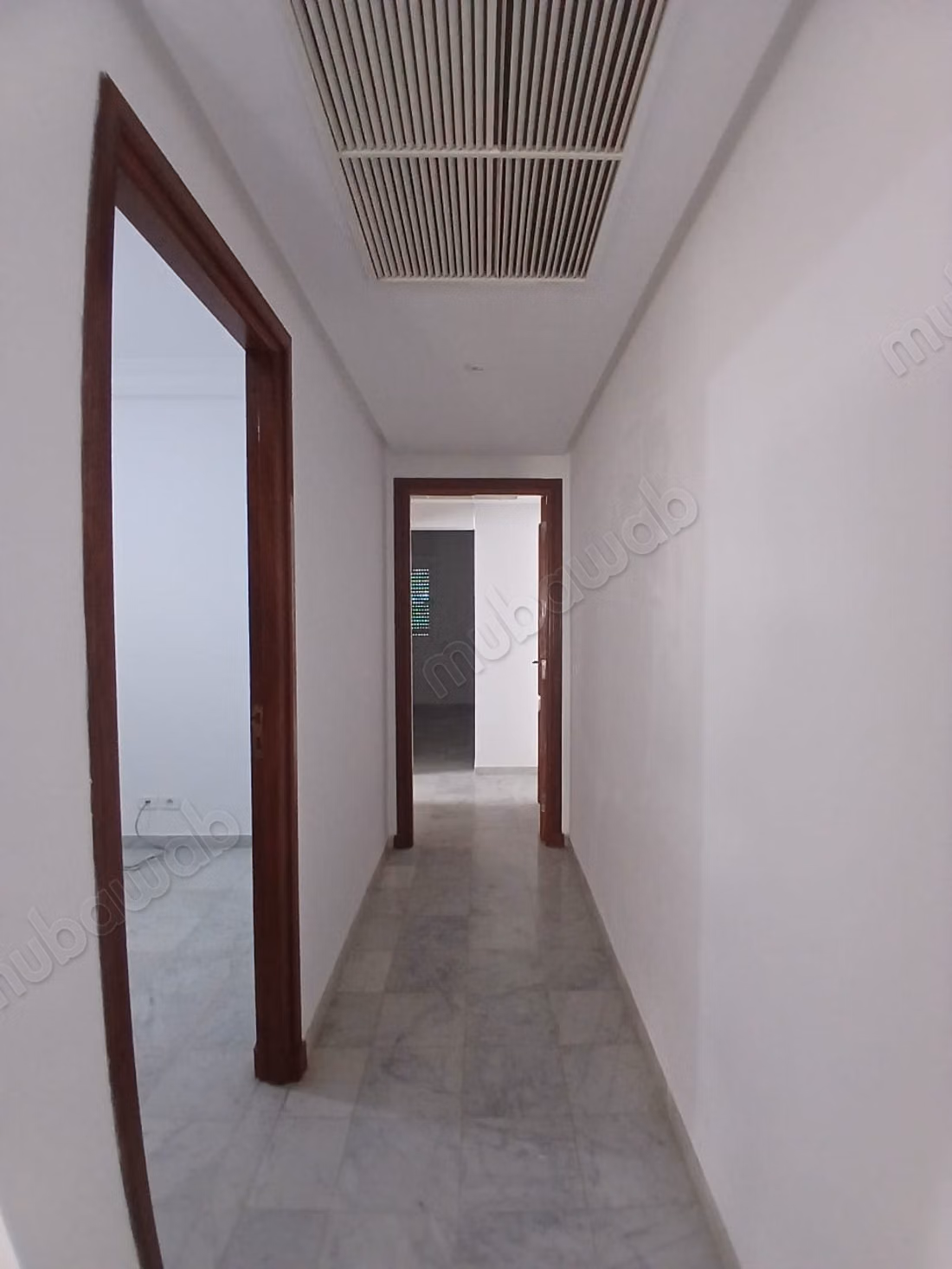 App s3 au 1 ere etage bureau ou habitation lac2