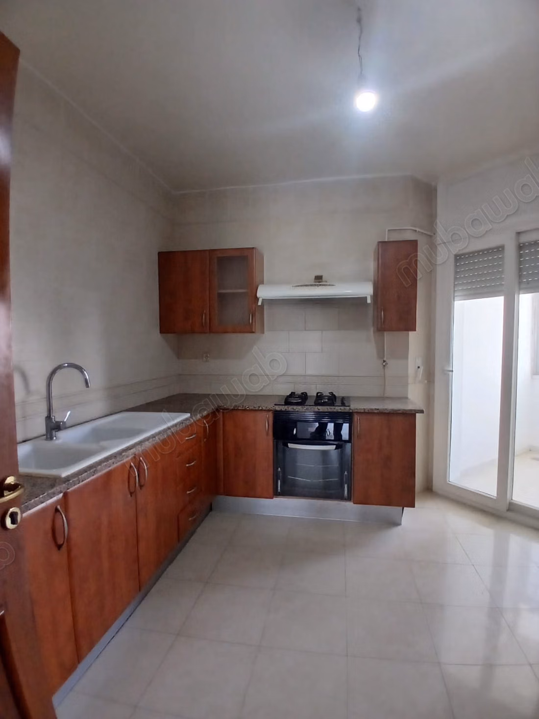 App s3 au 1 ere etage bureau ou habitation lac2