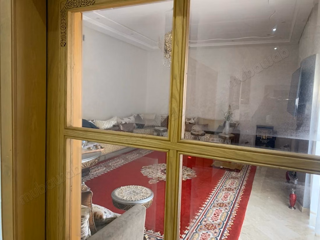 Maison de luxe à vendre à El Menzeh. 8 chambres agréables. Bien meublé