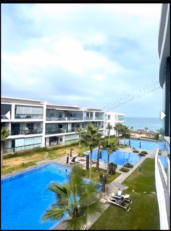 Très joli appartement vue piscine
