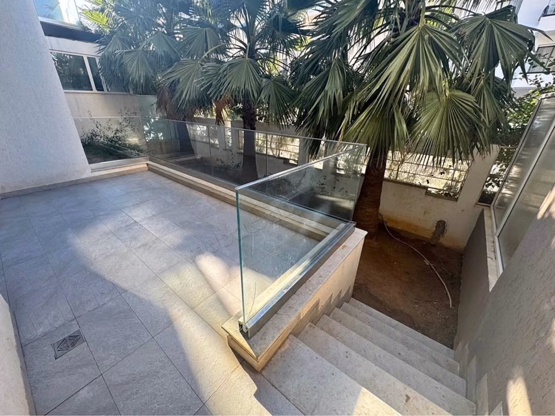 Location luxueux s1 avec jardin