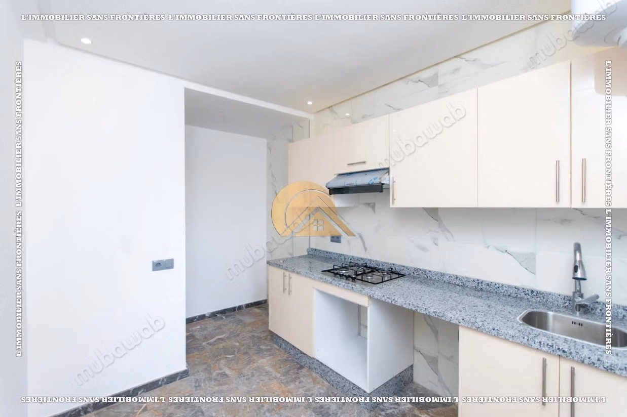 Appartamento in affitto a Bouakkaz vuoto di 86 m²