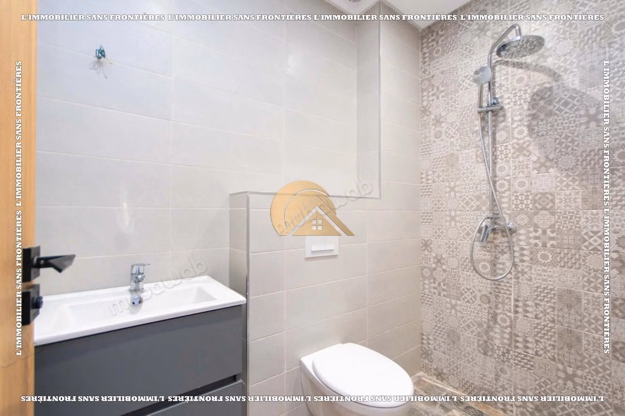 Appartamento in affitto a Bouakkaz vuoto di 86 m²