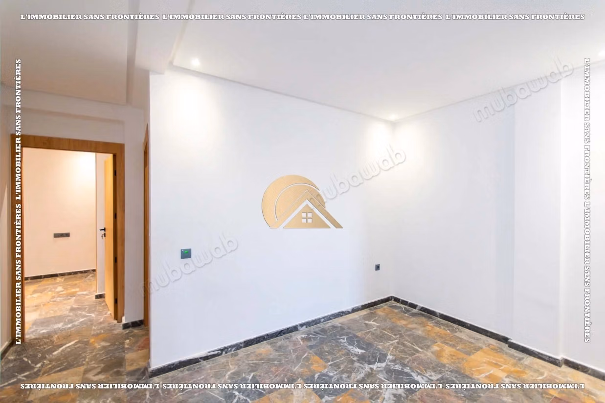 Appartamento in affitto a Bouakkaz vuoto di 86 m²