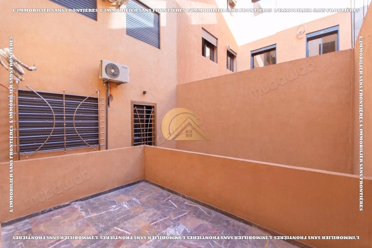 Appartamento in affitto a Bouakkaz vuoto di 86 m²