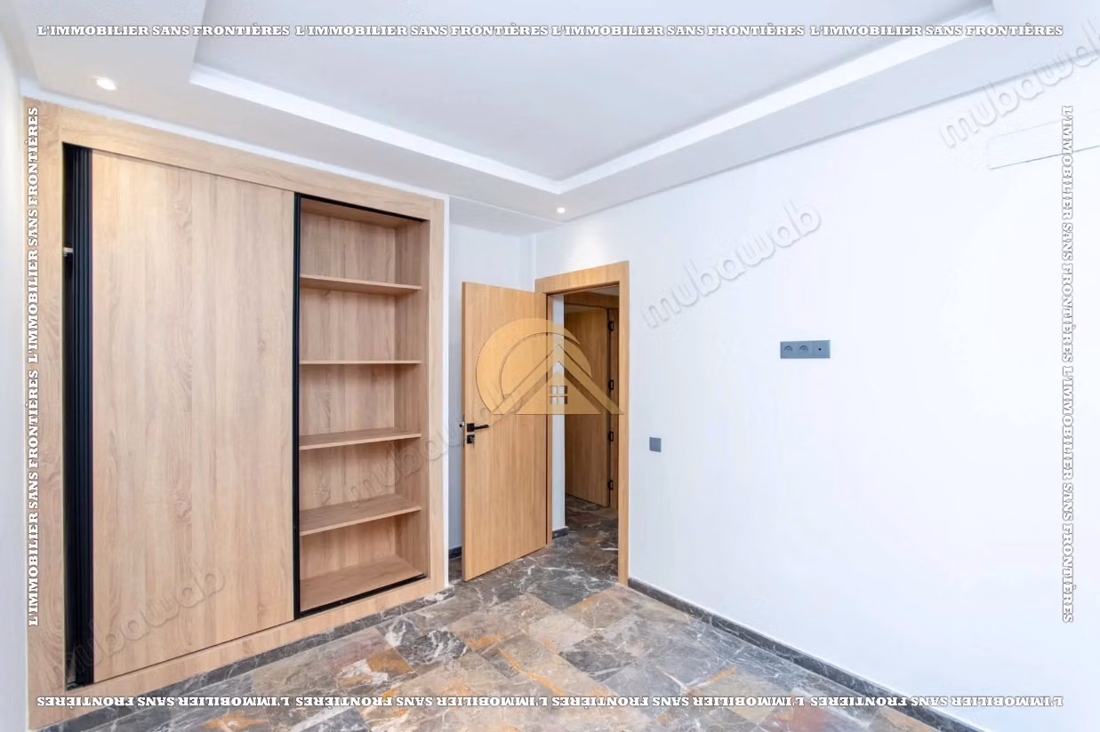 Appartamento in affitto a Bouakkaz vuoto di 86 m²