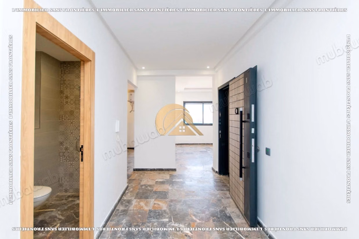 Appartamento in affitto a Bouakkaz vuoto di 86 m²