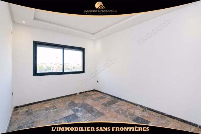 Appartamento in affitto a Bouakkaz vuoto di 86 m²