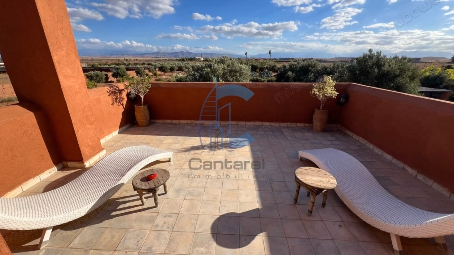 Villa con 4 camere da letto e 1 camera per il personale con VNA su 1 ettaro in vendita sulla Route d'Amizmiz