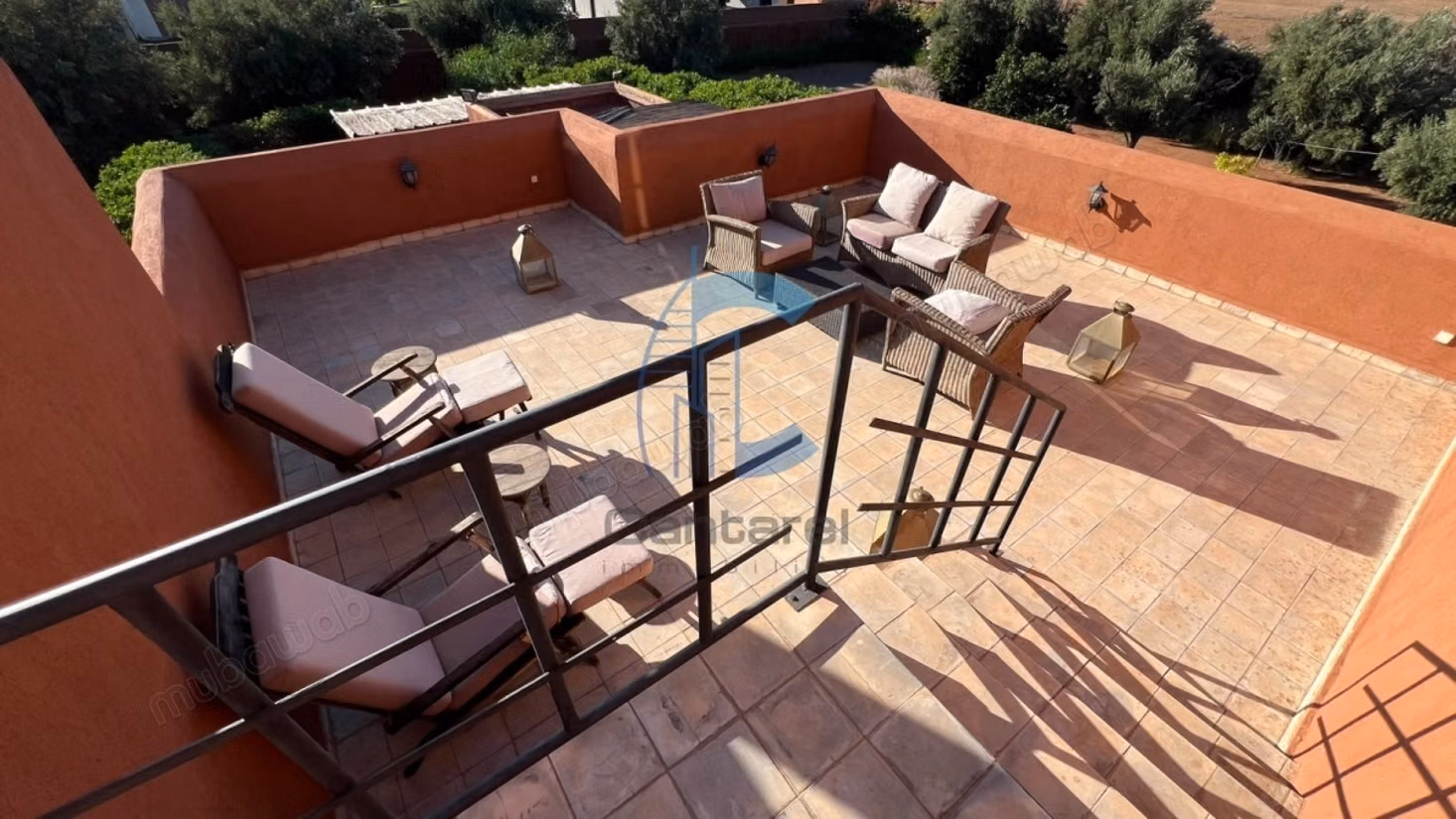 Villa con 4 camere da letto e 1 camera per il personale con VNA su 1 ettaro in vendita sulla Route d'Amizmiz