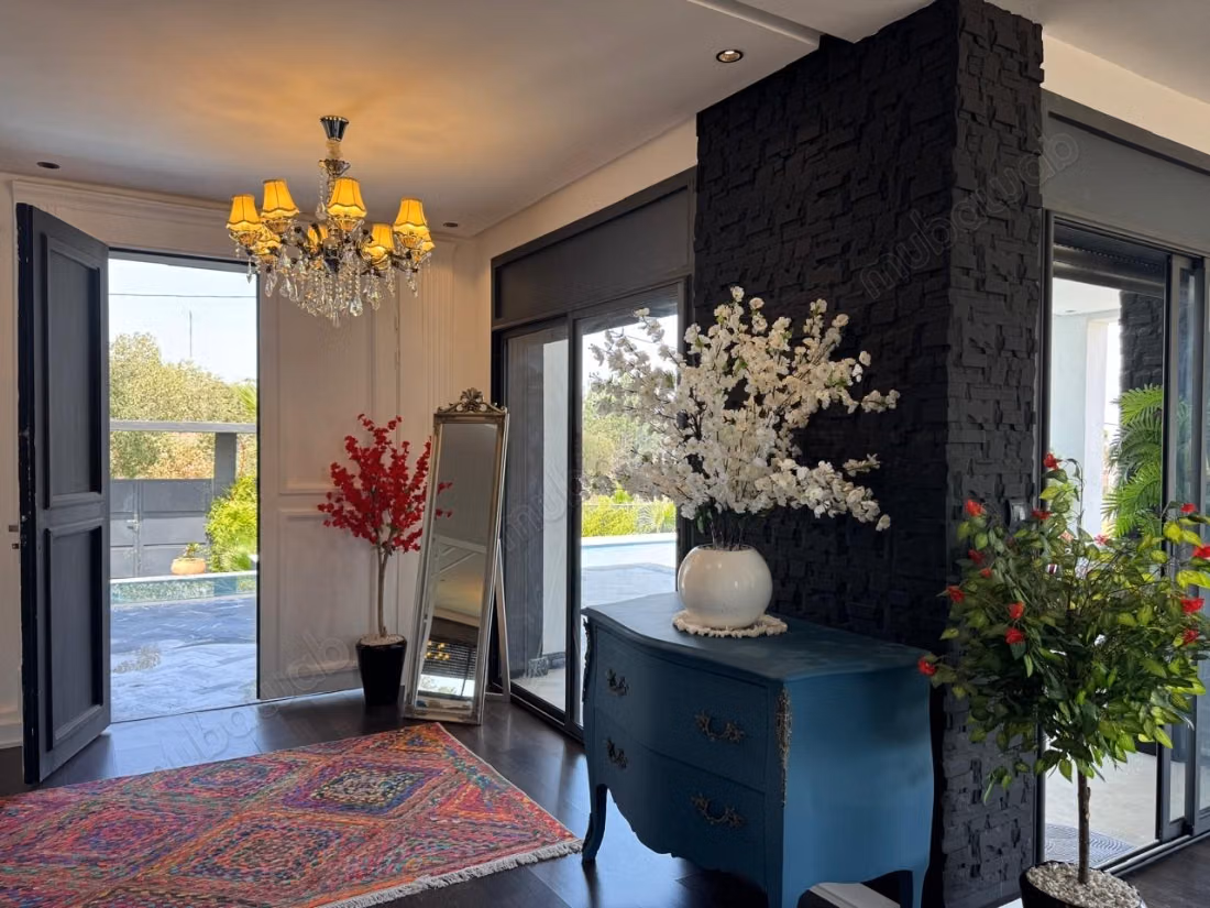 Magnifica Villa Familiare con Giardino e Piscina