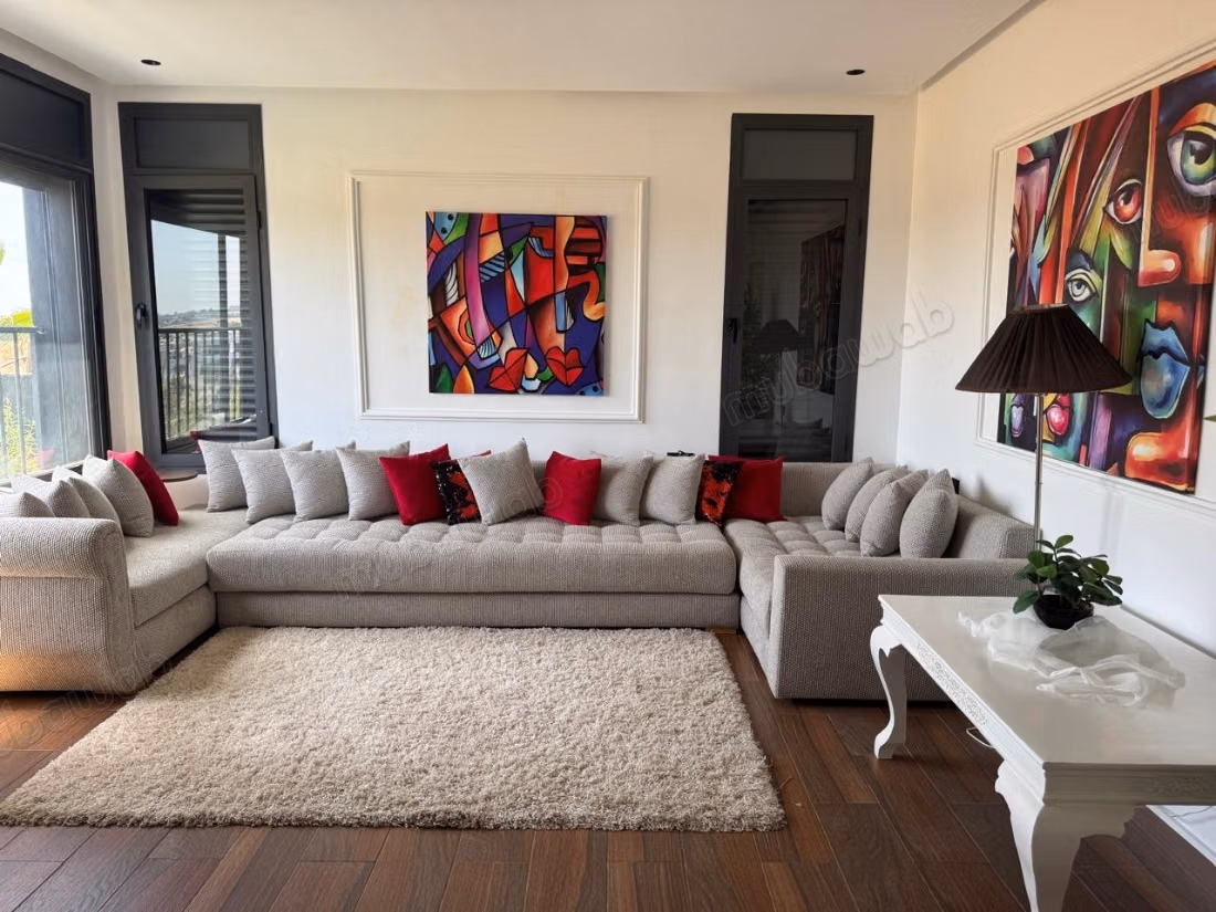 Magnifica Villa Familiare con Giardino e Piscina