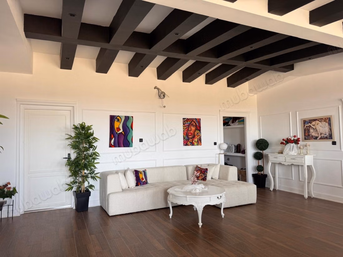 Magnifica Villa Familiare con Giardino e Piscina