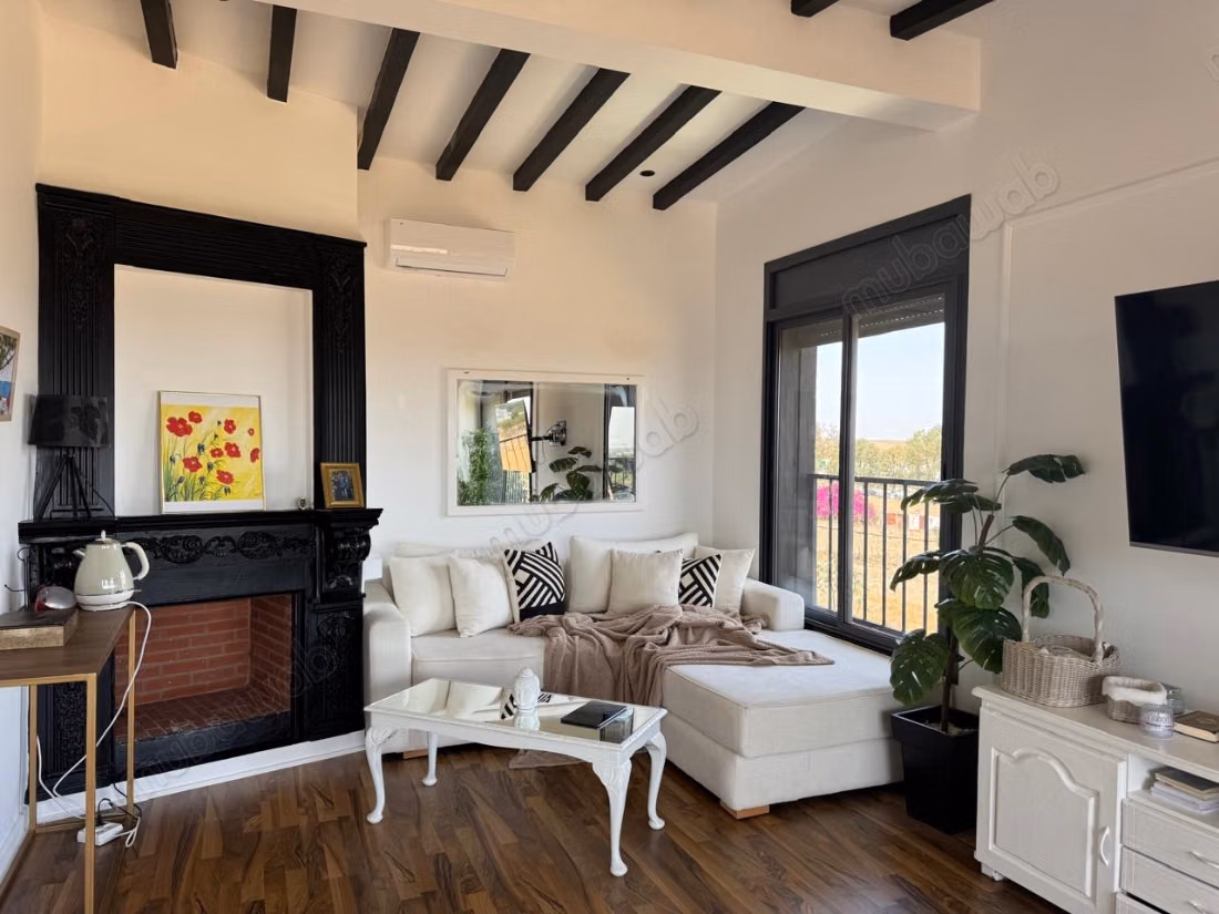Magnifica Villa Familiare con Giardino e Piscina