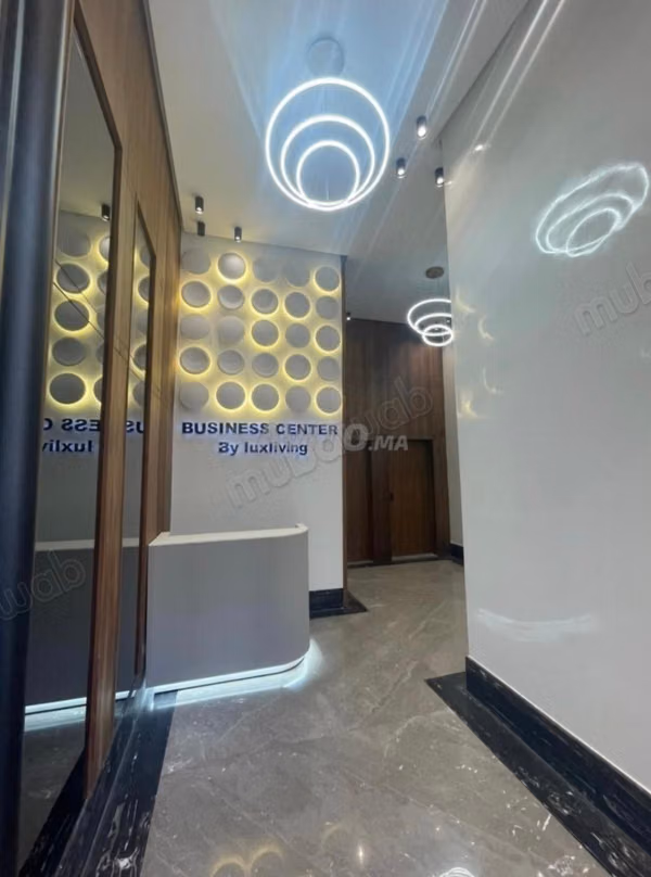Oficina Nueva en Alquiler en la fachada de la Av 2 Mars Hospitales