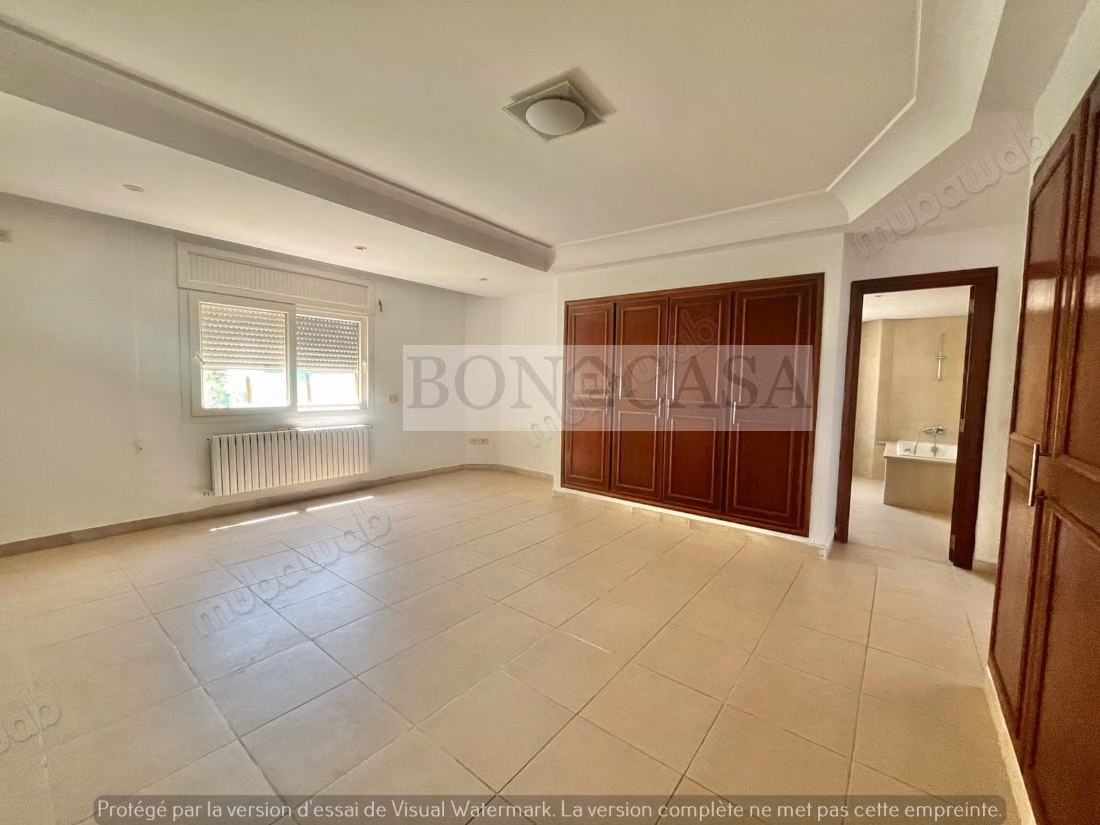 Villa S3 with pool and garden for rent in Marsa