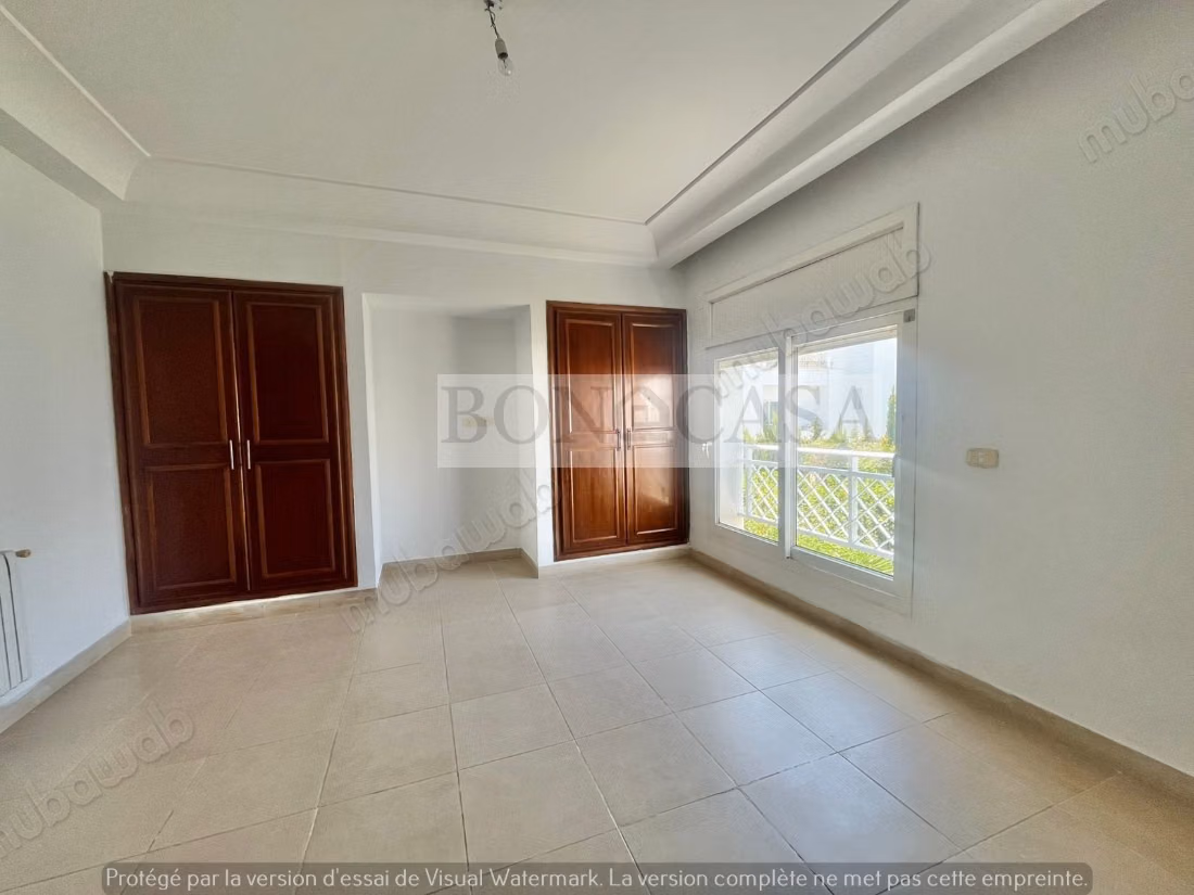 Villa S3 with pool and garden for rent in Marsa